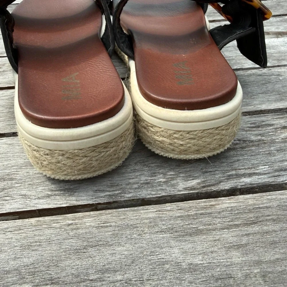 N/A adjustable straps